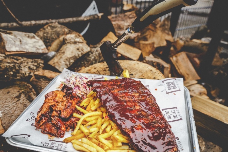 Pig and Pallet, Topsham (c) Nick Hook